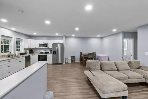 201 Transit St, Woonsocket, RI 02895 photo 17