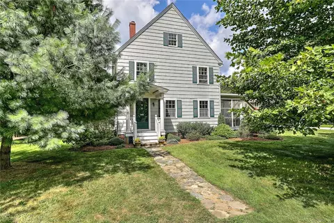 23 Annawamscutt Rd, Barrington, RI 02806