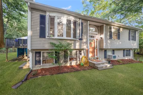 17 Old Kenyon Rd, Richmond, RI 02832