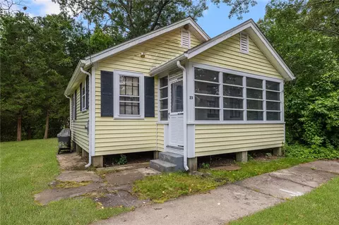 23 Anthony Dr, North Kingstown, RI 02852