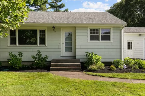 119 Sherwood Dr, Portsmouth, RI 02871