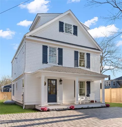 4 Cherry St, Newport, RI 02840