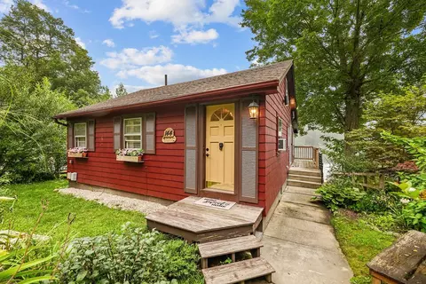 144 Lake Washington Dr, Glocester, RI 02814