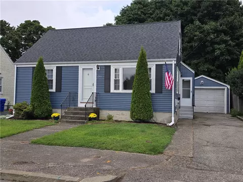 240 Clews St, Pawtucket, RI 02861