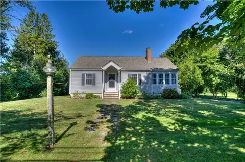 210 Fairgrounds Rd, South Kingstown, RI 02892