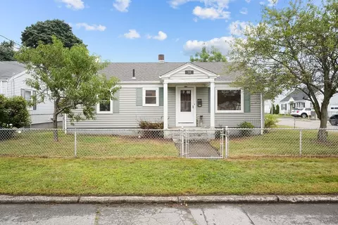 50 Manistee St, Pawtucket, RI 02861