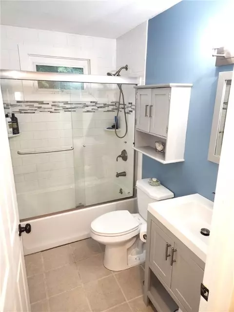 Bath - 10 Robin Way, Westerly, RI 02891 photo 1 of 1