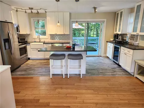 Kitchen - 10 Robin Way, Westerly, RI 02891 photo 3 of 4