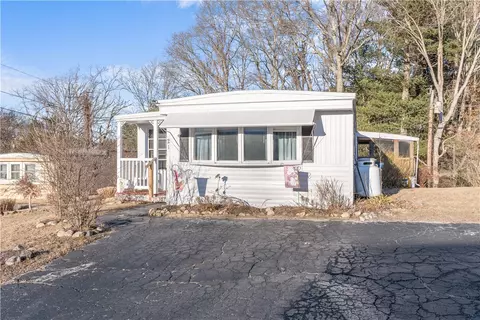 21 Lane A Ln, Coventry, RI 02816