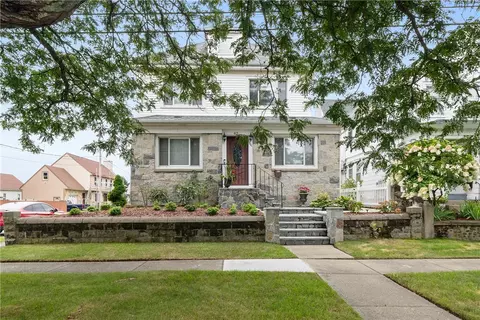 42 Brightridge Ave, East Providence, RI 02914