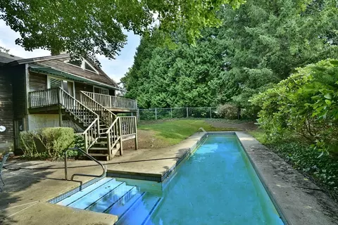 40 W Main Rd, Little Compton, RI 02837