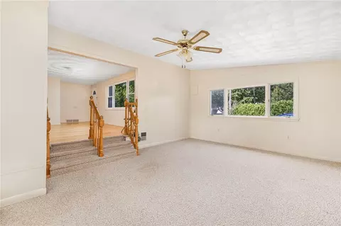 6 Shamrock Dr, Warwick, RI 02886 photo 8