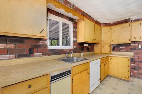 6 Shamrock Dr, Warwick, RI 02886 photo 11