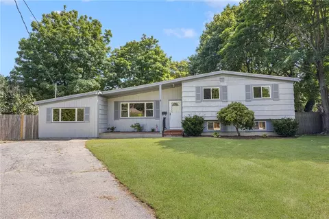 6 Shamrock Dr, Warwick, RI 02886 photo 2