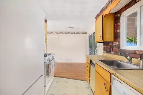 6 Shamrock Dr, Warwick, RI 02886 photo 10