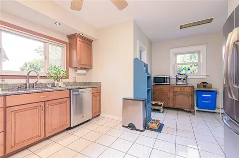 Kitchen - 22 Park Ave, Westerly, RI 02891 photo 3 of 5