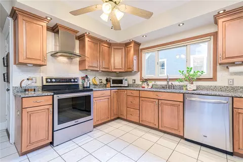 Kitchen - 22 Park Ave, Westerly, RI 02891 photo 1 of 5