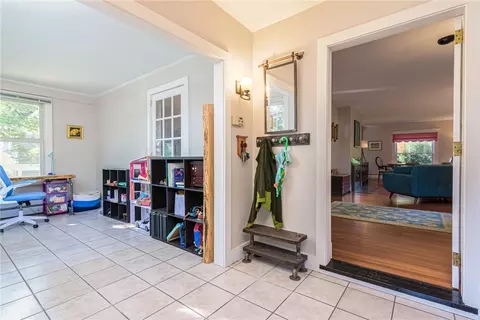 Entry Way - 22 Park Ave, Westerly, RI 02891 photo 2 of 6
