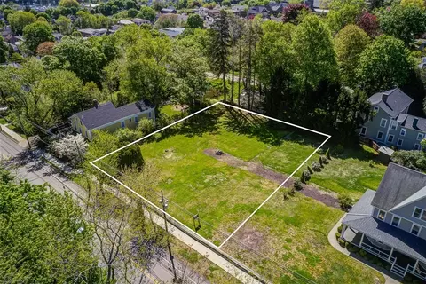 72 Division St, East Greenwich, RI 02818