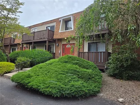 27 School St #2, Westerly, RI 02891 photo 2