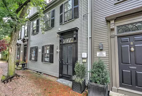 10 Arnold St, Providence, RI 02906
