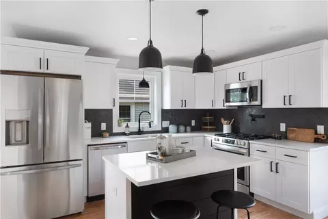 51 Harold St, Warwick, RI 02888 photo 4