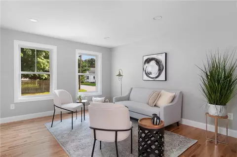 51 Harold St, Warwick, RI 02888 photo 8