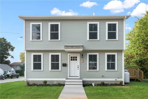 51 Harold St, Warwick, RI 02888