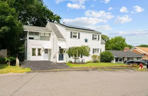 112 Dana St, Woonsocket, RI 02895
