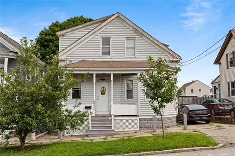 228 Farmington Ave, Cranston, RI 02920