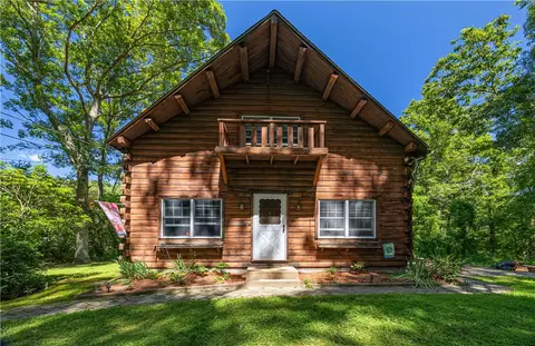 55 Bishop Hill Rd, Johnston, RI 02919