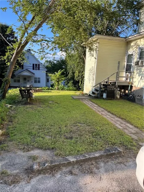 663 Bernon St, Woonsocket, RI 02895 photo 3