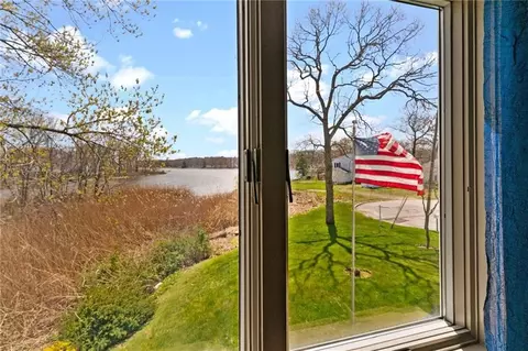 View/Area - 5 Canfield Ct, Warwick, RI 02889 photo 2 of 4