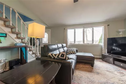 Other - 5 Canfield Ct, Warwick, RI 02889 photo 2 of 9