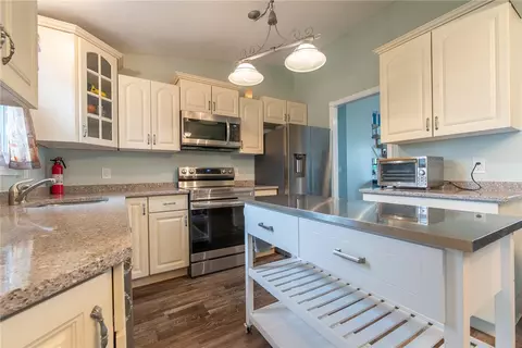 Kitchen - 5 Canfield Ct, Warwick, RI 02889 photo 2 of 2