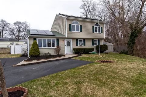 Exterior - 5 Canfield Ct, Warwick, RI 02889 photo 1 of 6