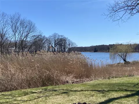View/Area - 5 Canfield Ct, Warwick, RI 02889 photo 4 of 4