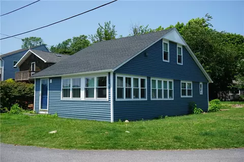 5 Nichol Ave, Warwick, RI 02886