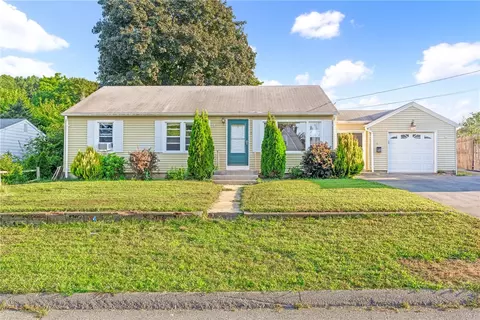 15 Westbrook Rd, Cranston, RI 02920