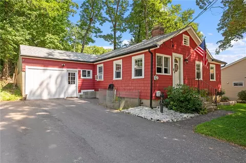 26 Lakeview Rd, Burrillville, RI 02859