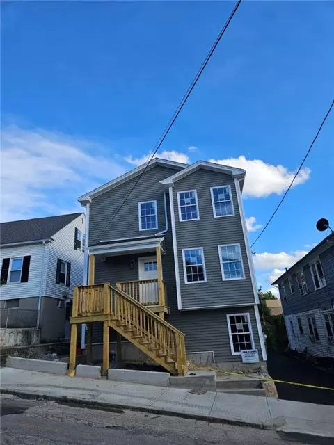 15 Loreto St, Providence, RI 02904