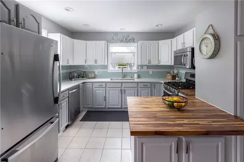 Kitchen - 207 Oak Tree Ave, Warwick, RI 02886 photo 1 of 3