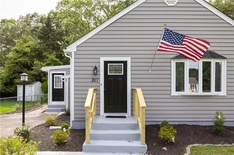 Exterior - 207 Oak Tree Ave, Warwick, RI 02886 photo 3 of 6