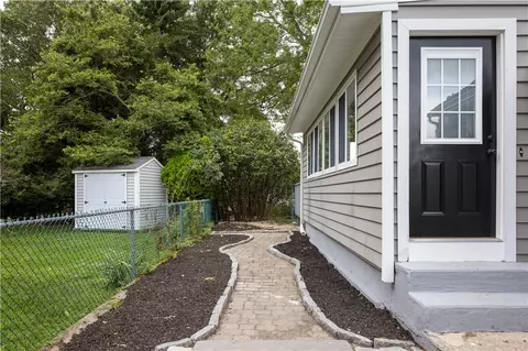 Exterior - 207 Oak Tree Ave, Warwick, RI 02886 photo 4 of 6