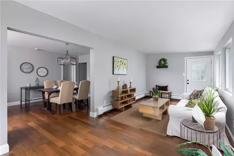 Living - 207 Oak Tree Ave, Warwick, RI 02886 photo 2 of 5