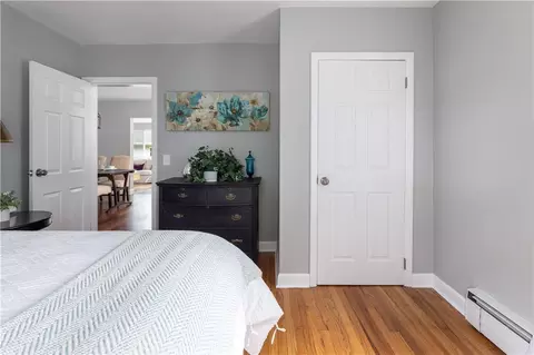 Bedroom - 207 Oak Tree Ave, Warwick, RI 02886 photo 4 of 6
