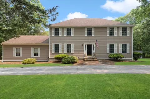 46 Briarbrook Dr, East Greenwich, RI 02818