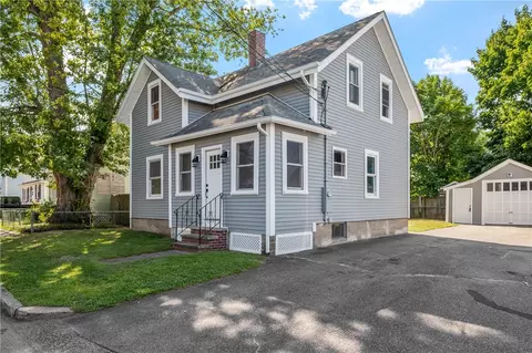 15 Foster St, Pawtucket, RI 02860