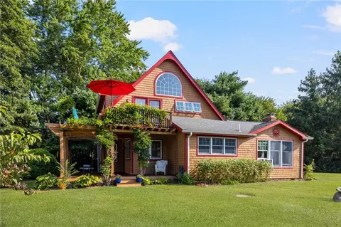 88 Bow St, Jamestown, RI 02835