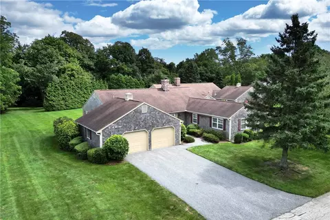 84 Belmont Dr #84, Portsmouth, RI 02871